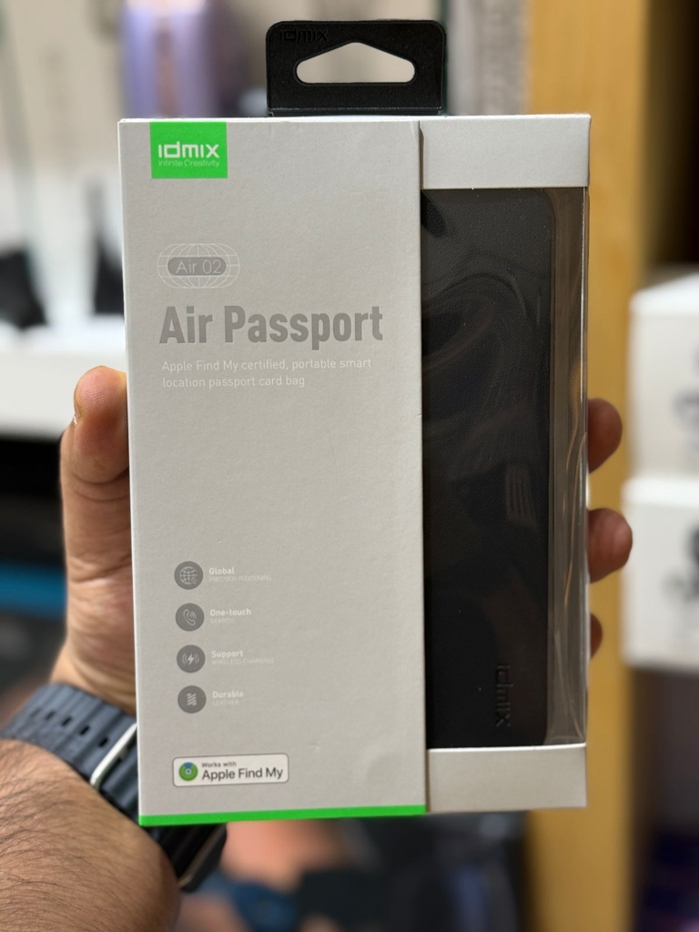 PASSPORT WITH AIRTAG
